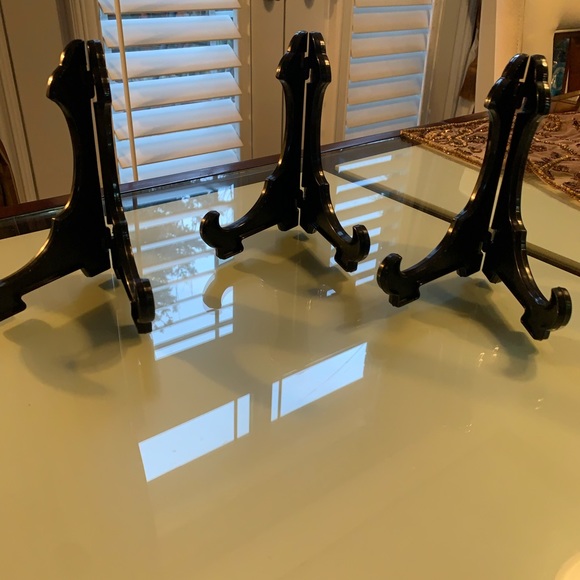 Brand new , Black Plastic Hinged Easel stands .7 inches - Picture 8 of 8